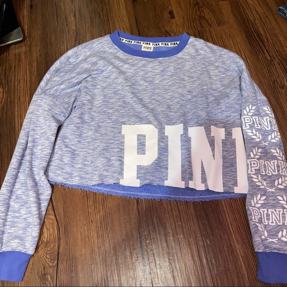 PINK Victoria’s Secret crop top